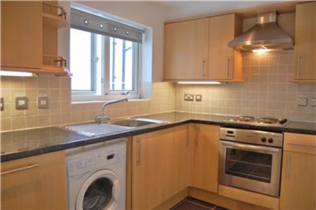  Image of 2 bedroom Flat to rent in Victoria Road New Barnet Barnet EN4 at Barnet Hertfordshire Hertfordshire, EN4 9PH
