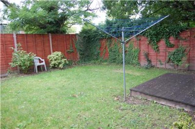  Image of 2 bedroom Flat to rent in Victoria Road New Barnet Barnet EN4 at Barnet Hertfordshire Hertfordshire, EN4 9PH