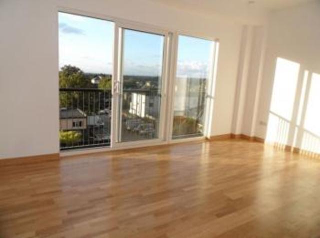  Image of 2 bedroom Flat to rent in Manor Road Wallington SM6 at Wallington, SM6 0AP