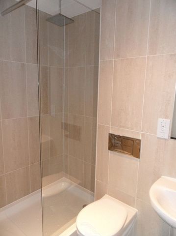  Image of 2 bedroom Flat to rent in Manor Road Wallington SM6 at Wallington, SM6 0AR