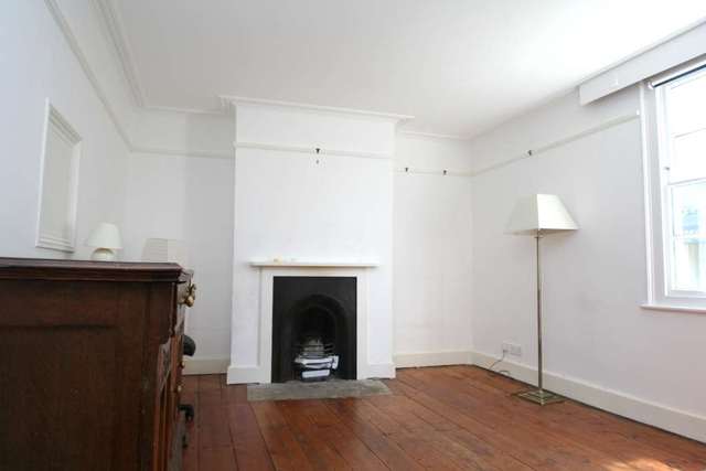  Image of 3 bedroom End of Terrace for sale in Walton Street Oxford OX2 at Walton Street  Oxford, OX2 6EB