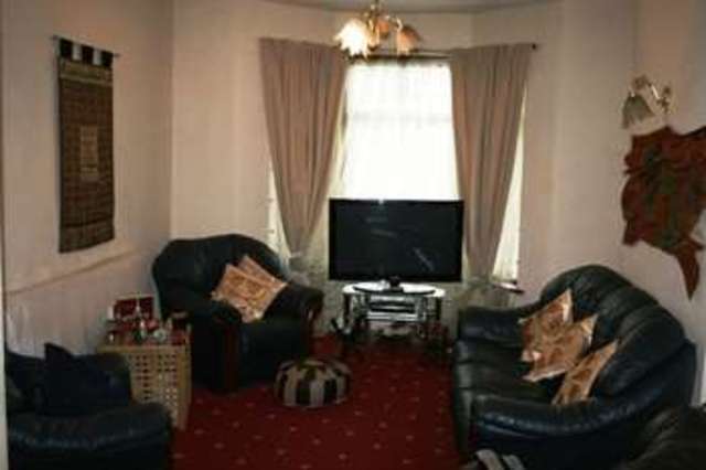  Image of 3 bedroom Terraced house to rent in Wanstead Park Road Cranbrook Ilford IG1 at Wanstead Park Road  Ilford, IG1 3TH