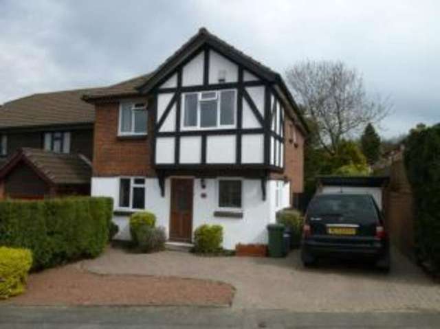  Image of 4 bedroom Detached house for sale in Warnford Road Farnborough Orpington BR6 at Orpington  Green Street Green, BR6 6LW