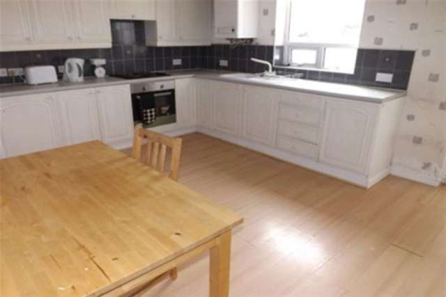  Image of 2 bedroom Terraced house to rent in Warrington Road Leigh WN7 at Leigh, WN7 3EB