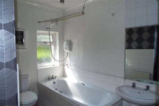  Image of 2 bedroom Detached house to rent in Wathen Road Warwick CV34 at Warwick, CV34 5BA
