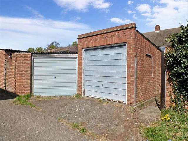  Image of 5 bedroom Semi-Detached house for sale in Watling Street Strood Rochester ME2 at Strood Rochester Rochester, ME2 3JH