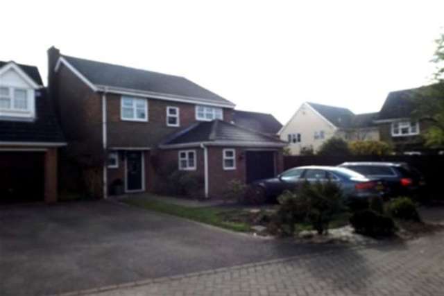  Image of 4 bedroom Detached house to rent in Weller Grove Chelmsford CM1 at Chelmsford, CM1 4YJ