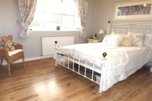  Image of 4 bedroom Detached house to rent in Weller Grove Chelmsford CM1 at Chelmsford, CM1 4YJ