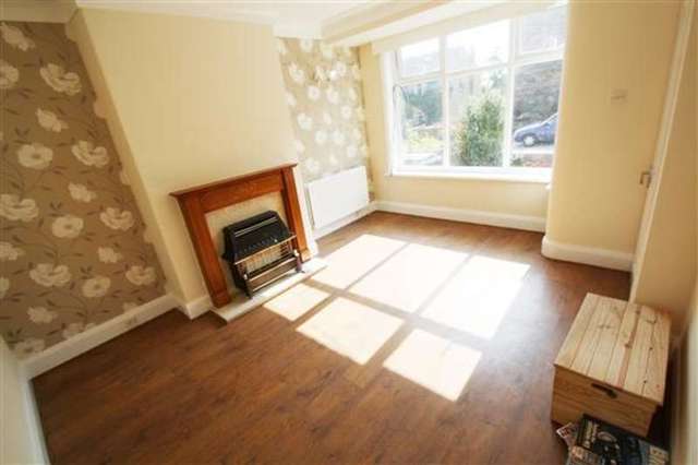  Image of 2 bedroom Terraced house to rent in West Royd Avenue Halifax HX1 at Halifax, HX1 3NU