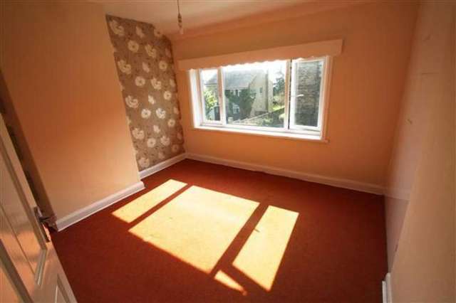  Image of 2 bedroom Terraced house to rent in West Royd Avenue Halifax HX1 at Halifax, HX1 3NU