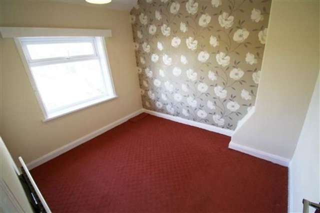  Image of 2 bedroom Terraced house to rent in West Royd Avenue Halifax HX1 at Halifax, HX1 3NU