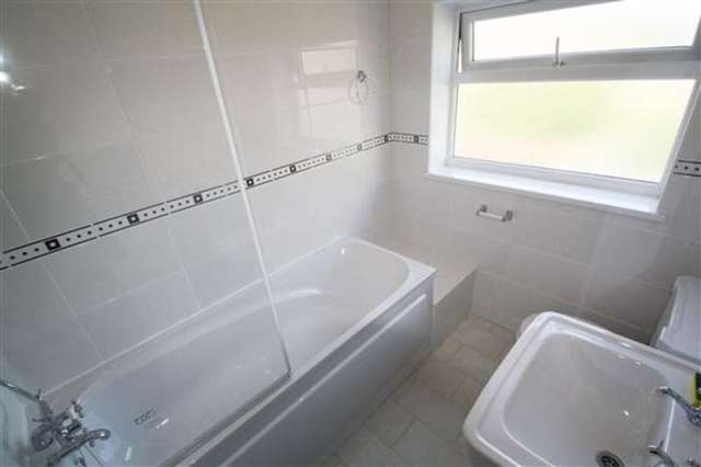  Image of 2 bedroom Terraced house to rent in West Royd Avenue Halifax HX1 at Halifax, HX1 3NU
