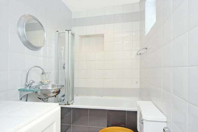  Image of 1 bedroom Flat to rent in Westbourne Park Road London W11 at Westbourne Park Road  London, W11 1EF