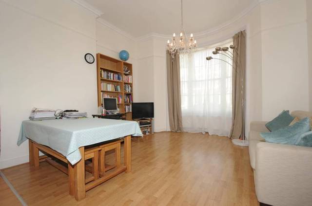  Image of 1 bedroom Ground Flat to rent in Westbourne Terrace Road London W2 at Westbourne Terrace Road  London, W2 6NF