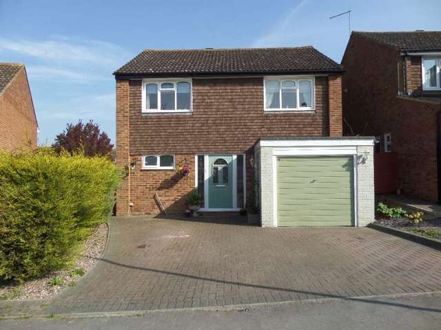  Image of 4 bedroom Detached house for sale in Westbury Lane Newport Pagnell MK16 at Newport Pagnell, MK16 8PT