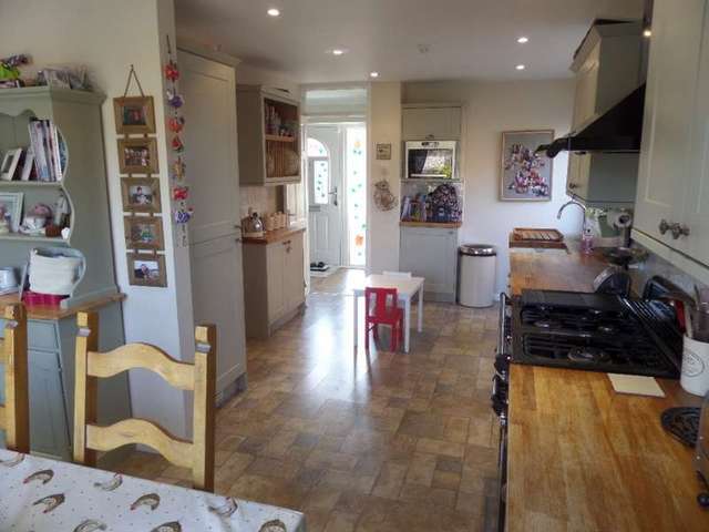  Image of 4 bedroom Detached house for sale in Westbury Lane Newport Pagnell MK16 at Newport Pagnell, MK16 8PT