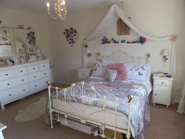  Image of 4 bedroom Detached house for sale in Westbury Lane Newport Pagnell MK16 at Newport Pagnell, MK16 8PT
