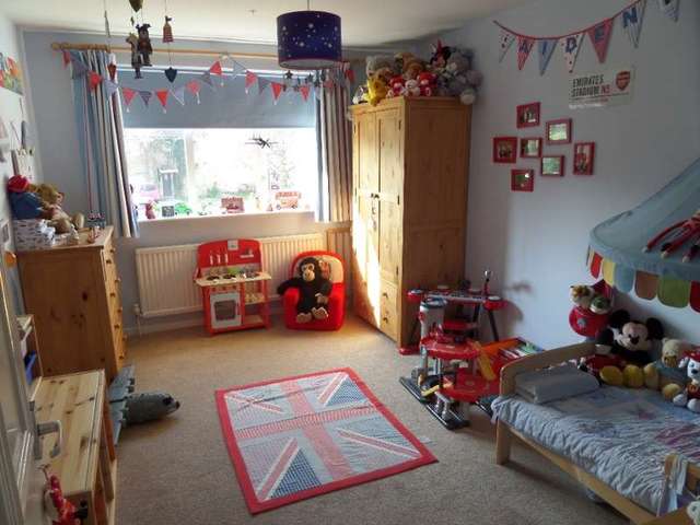  Image of 4 bedroom Detached house for sale in Westbury Lane Newport Pagnell MK16 at Newport Pagnell, MK16 8PT