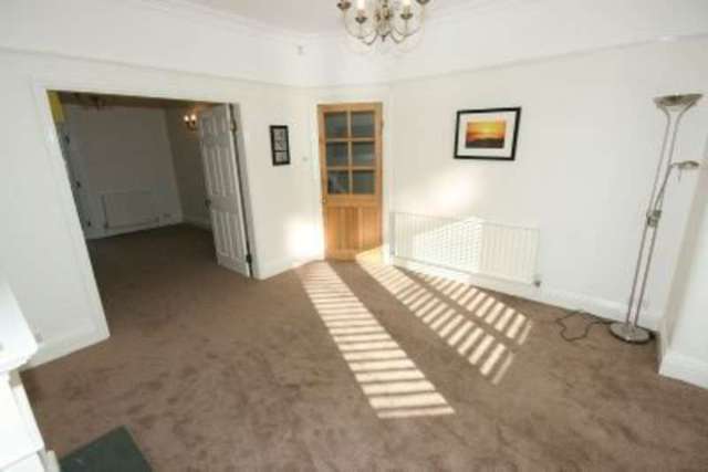  Image of 4 bedroom End of Terrace to rent in Westgate Hale Altrincham WA15 at ALTRINCHAM, WA15 9AY