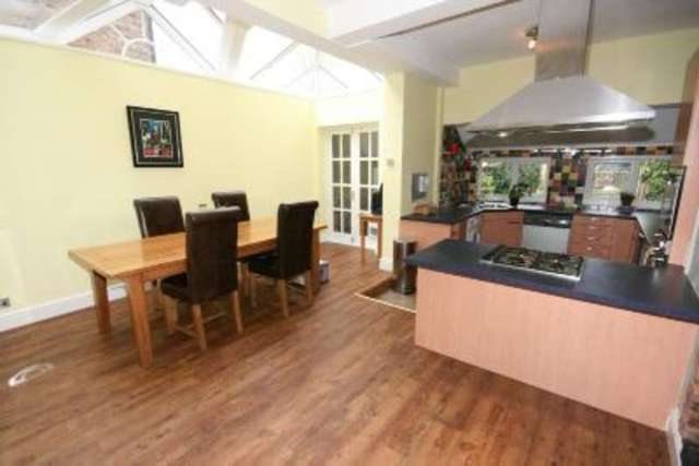  Image of 4 bedroom End of Terrace to rent in Westgate Hale Altrincham WA15 at ALTRINCHAM, WA15 9AY