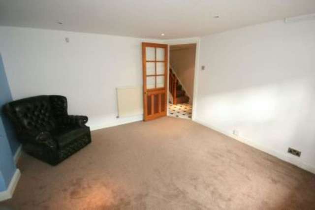  Image of 4 bedroom End of Terrace to rent in Westgate Hale Altrincham WA15 at ALTRINCHAM, WA15 9AY
