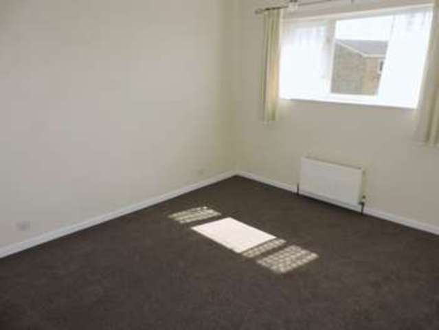  Image of 3 bedroom Terraced house to rent in Westhall Road Lowestoft NR32 at Westhall Road  Lowestoft, NR32 4DF