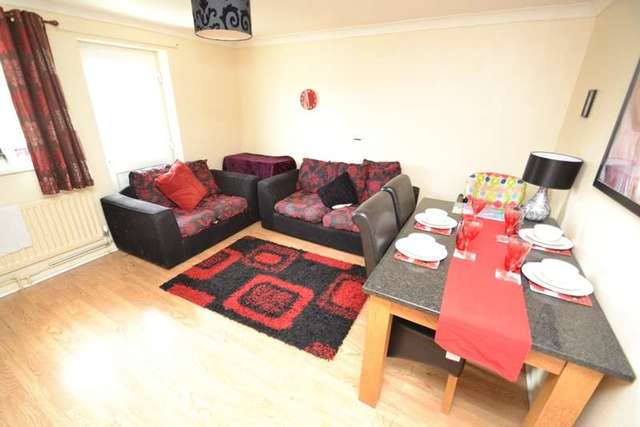  Image of 2 bedroom Flat for sale in Bridlebank Way Weymouth DT3 at 71 Bridlebank Way  Weymouth, DT3 5RP