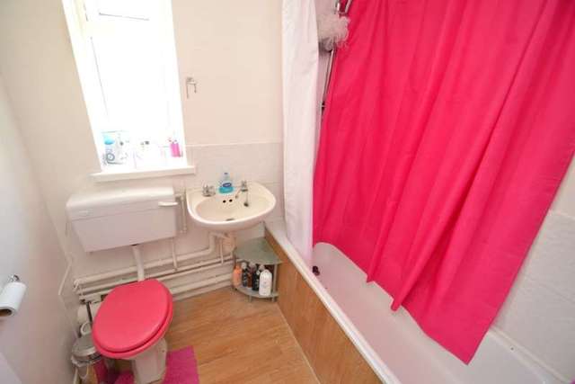  Image of 2 bedroom Flat for sale in Bridlebank Way Weymouth DT3 at 71 Bridlebank Way  Weymouth, DT3 5RP