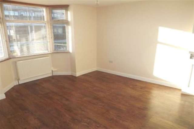  Image of 1 bedroom Flat to rent in Whippendell Road Watford WD18 at Watford, WD18 7QJ