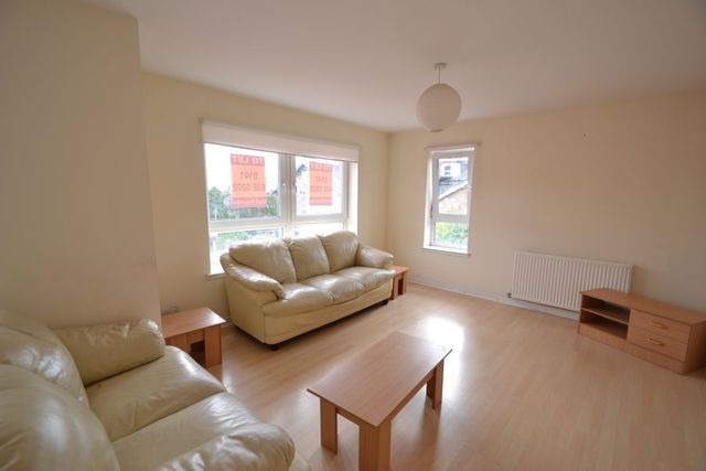  Image of 2 bedroom Flat to rent in Whitehill Place Dennistoun Glasgow G31 at Dennistoun Glasgow Glasgow, G31 2BB