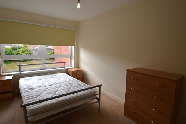  Image of 2 bedroom Flat to rent in Whitehill Place Dennistoun Glasgow G31 at Dennistoun Glasgow Glasgow, G31 2BB