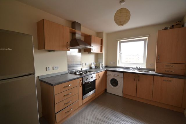  Image of 2 bedroom Flat to rent in Whitehill Place Dennistoun Glasgow G31 at Dennistoun Glasgow Glasgow, G31 2BB