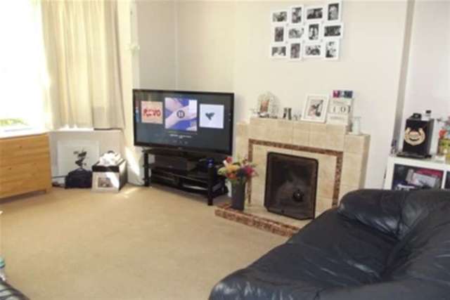  Image of 3 bedroom Property to rent in Whitemoor Road Nottingham NG6 at Old Basford, NG6 0HJ