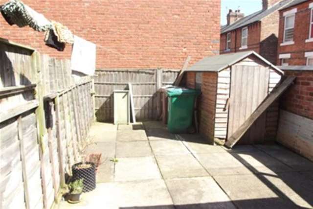  Image of 3 bedroom Property to rent in Whitemoor Road Nottingham NG6 at Old Basford, NG6 0HJ