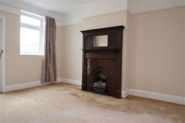  Image of 3 bedroom Semi-Detached house to rent in Wickham Court Road West Wickham BR4 at West Wickham, BR4 9LN