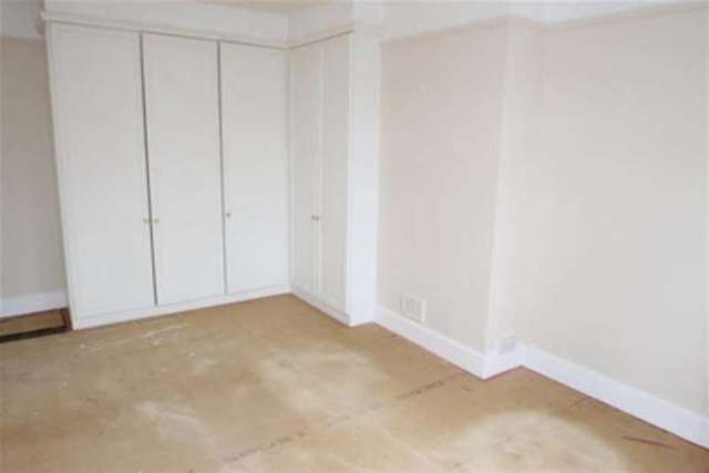  Image of 3 bedroom Semi-Detached house to rent in Wickham Court Road West Wickham BR4 at West Wickham, BR4 9LN