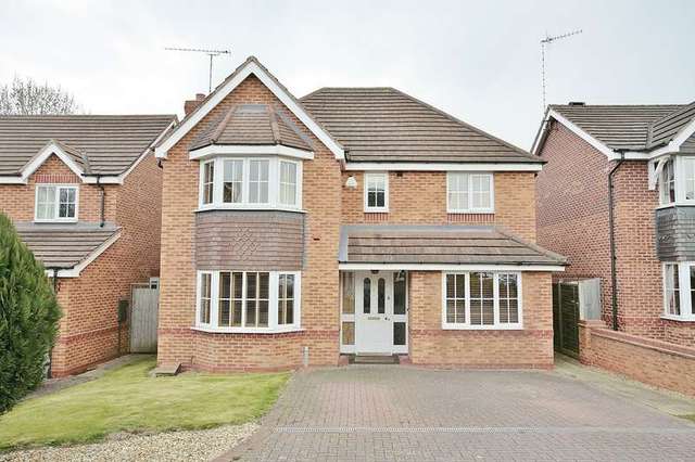  Image of 4 bedroom Detached house for sale in Wilmhurst Road Warwick CV34 at Warwick Warwickshire, CV34 5LN