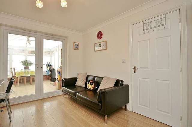  Image of 4 bedroom Detached house for sale in Wilmhurst Road Warwick CV34 at Warwick Warwickshire, CV34 5LN