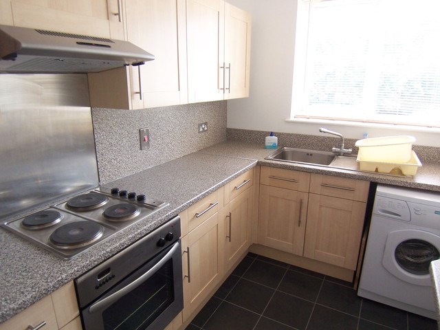  Image of 2 bedroom Apartment to rent in Wimborne Road Winton Bournemouth BH3 at Bournemouth, BH3 7AD