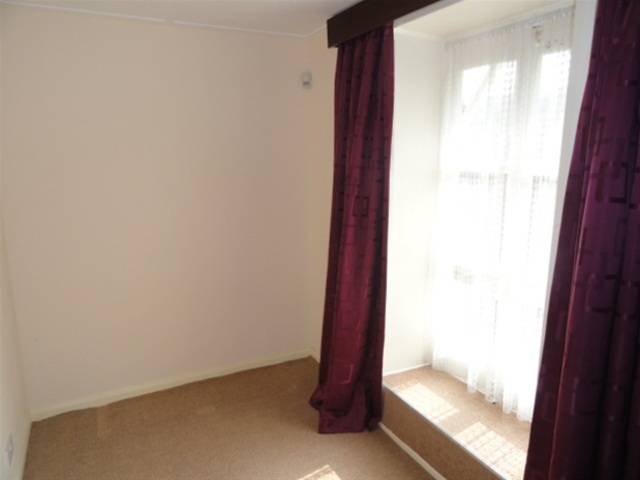  Image of 3 bedroom Property for sale in Windhill Old Road Bradford BD10 at Thackley, Bradford, BD10 0SN