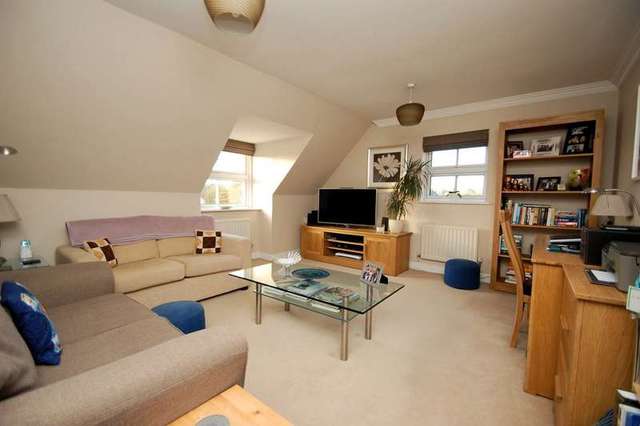  Image of 1 bedroom Flat to rent in Windsor Drive Wallingford OX10 at Wallingford, OX10 9GG