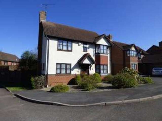  Image of 4 bedroom Detached house to rent in Woodward Close Winnersh Wokingham RG41 at Woodward Close Winnersh Wokingham, RG41 5UU