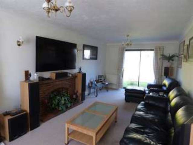  Image of 4 bedroom Detached house to rent in Woodward Close Winnersh Wokingham RG41 at Woodward Close Winnersh Wokingham, RG41 5UU