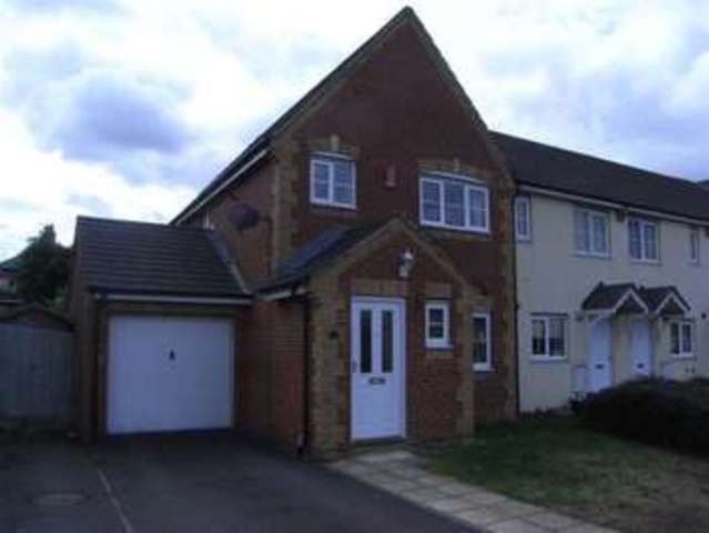  Image of 3 bedroom Detached house to rent in Banbury Close Wokingham RG41 at Banbury Close Wokingham Wokingham, RG41 2YT