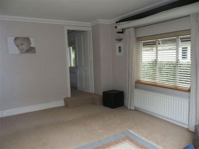  Image of 1 bedroom Flat to rent in Lunghurst Road Woldingham Caterham CR3 at Lunghurst Road Woldingham Caterham, CR3 7HF