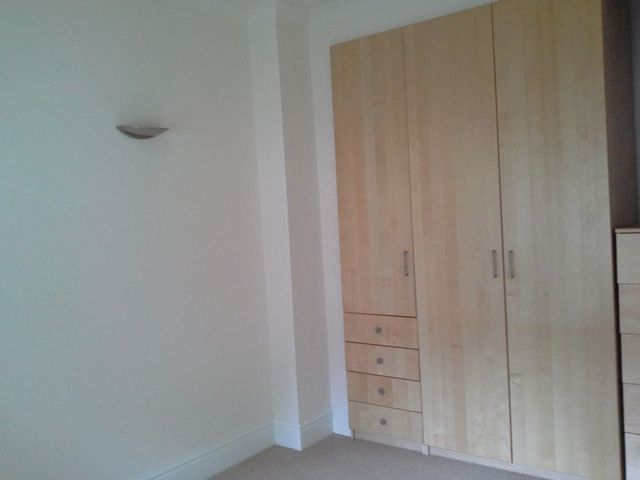  Image of 1 bedroom Flat to rent in Lunghurst Road Woldingham Caterham CR3 at Lunghurst Road Woldingham Caterham, CR3 7HF