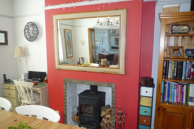 Image of 4 bedroom Semi-Detached house to rent in Woodfield Avenue Farlington Portsmouth PO6 at Portsmouth, PO6 1AN