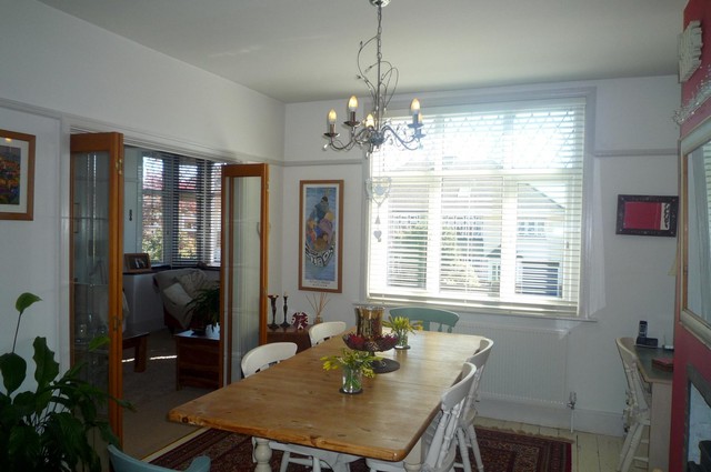  Image of 4 bedroom Semi-Detached house to rent in Woodfield Avenue Farlington Portsmouth PO6 at Portsmouth, PO6 1AN