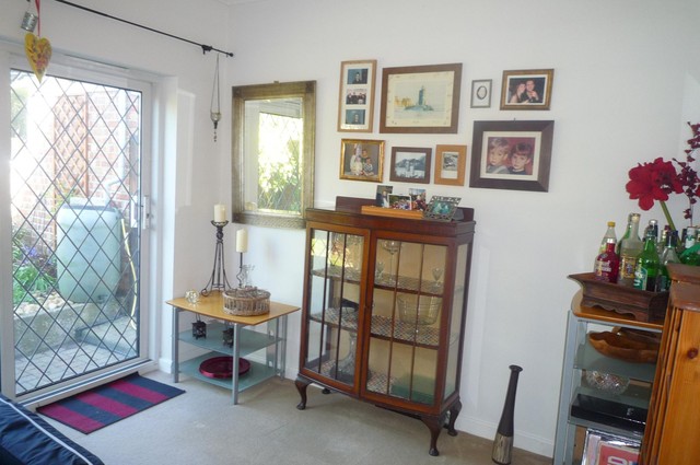  Image of 4 bedroom Semi-Detached house to rent in Woodfield Avenue Farlington Portsmouth PO6 at Portsmouth, PO6 1AN
