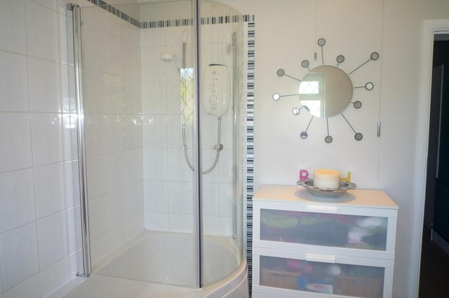  Image of 4 bedroom Semi-Detached house to rent in Woodfield Avenue Farlington Portsmouth PO6 at Portsmouth, PO6 1AN